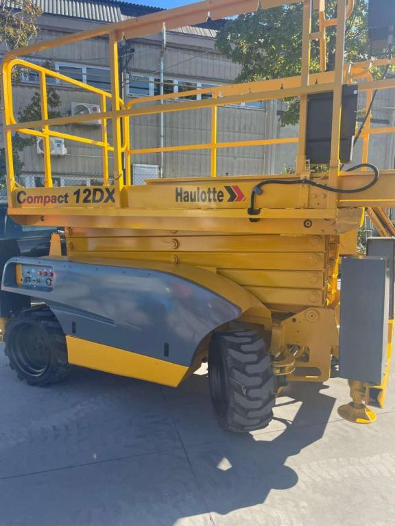 Haulotte COMPACT 12DX - Platforma foarfeca: Foto 3 Haulotte COMPACT 12DX - Platforma foarfeca: Foto 3
