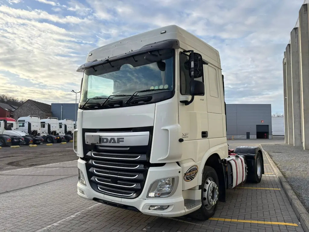 DAF XF 106.440 6x2 (ADR - Hydraulic) - RHD (DVP) - Cap tractor: Foto 4 DAF XF 106.440 6x2 (ADR - Hydraulic) - RHD (DVP) - Cap tractor: Foto 4