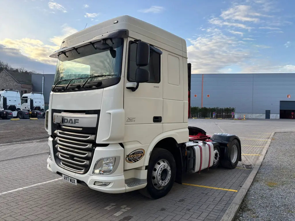 DAF XF 106.440 6x2 (ADR - Hydraulic) - RHD (WUX) - Cap tractor: Foto 2 DAF XF 106.440 6x2 (ADR - Hydraulic) - RHD (WUX) - Cap tractor: Foto 2