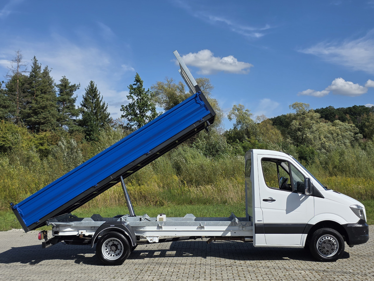 MERCEDES-BENZ Sprinter 419 CDI Wywrotka 4.50 M ! Kiper 3-Stronny ! Klima ! 3.0 CDI * 190 Km ! - Autoutilitară basculantă: Foto 3 MERCEDES-BENZ Sprinter 419 CDI Wywrotka 4.50 M ! Kiper 3-Stronny ! Klima ! 3.0 CDI * 190 Km ! - Autoutilitară basculantă: Foto 3