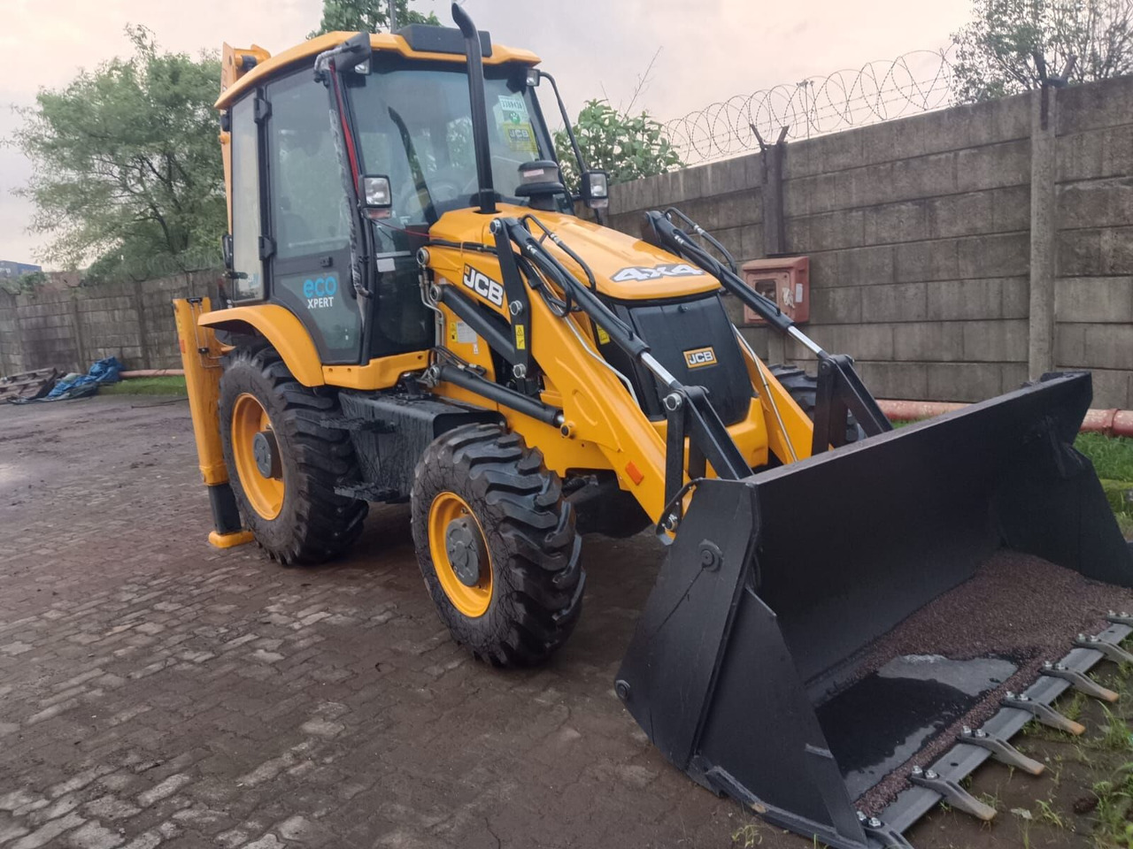 New JCB 3DX backhoe loader - Buldoexcavator: Foto 2 New JCB 3DX backhoe loader - Buldoexcavator: Foto 2