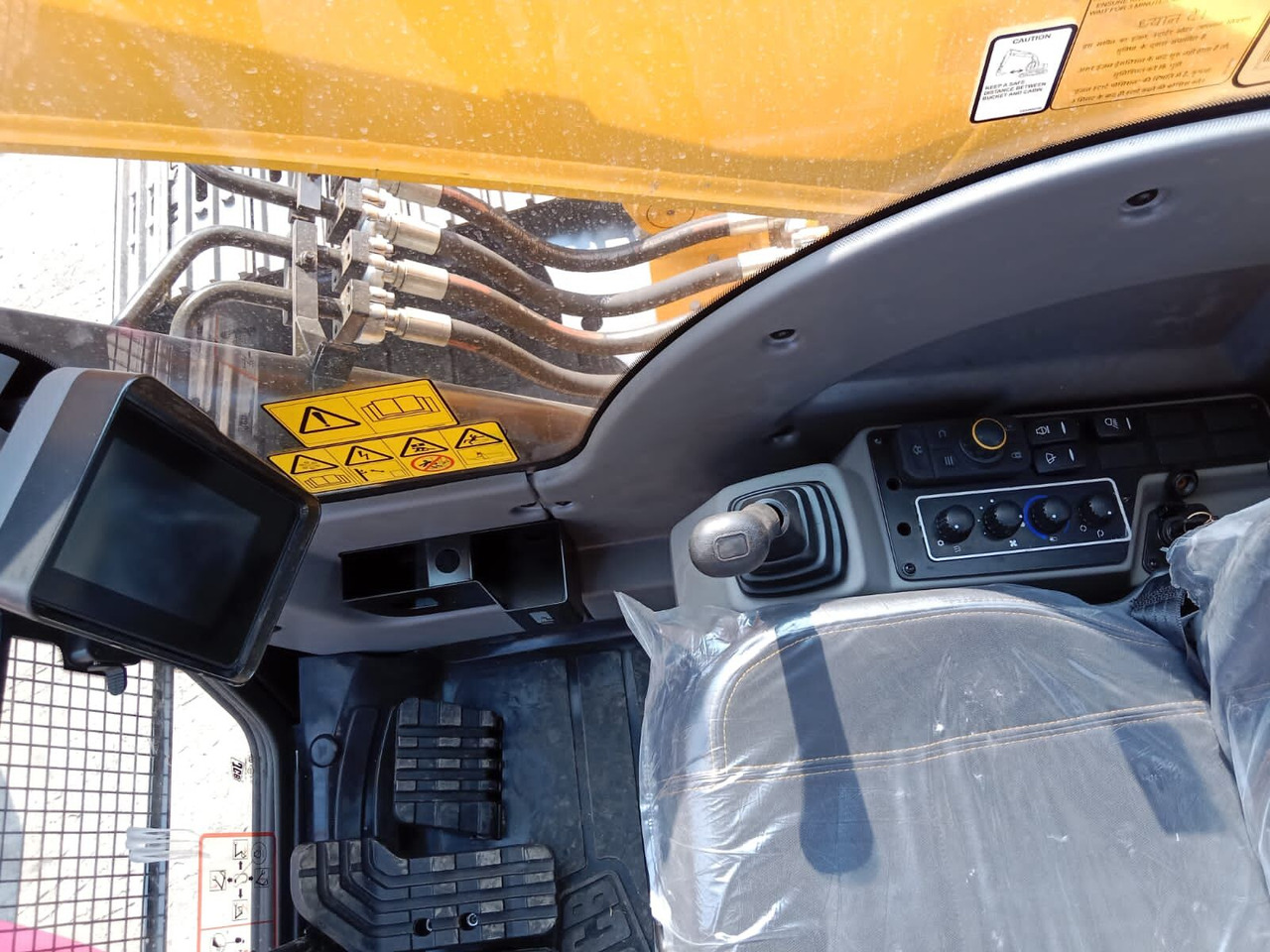 New JCB JS 200 tracked excavator - Excavator pe şenile: Foto 5 New JCB JS 200 tracked excavator - Excavator pe şenile: Foto 5