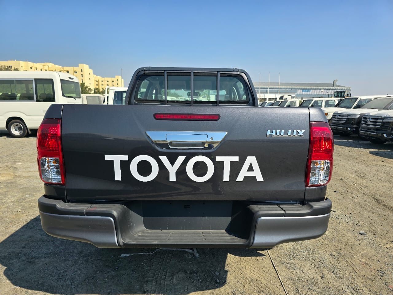 TOYOTA HILUX ACTIVE DOUBLE CAB - Pick-up, Autoutilitară cabină dublă: Foto 1 TOYOTA HILUX ACTIVE DOUBLE CAB - Pick-up, Autoutilitară cabină dublă: Foto 1