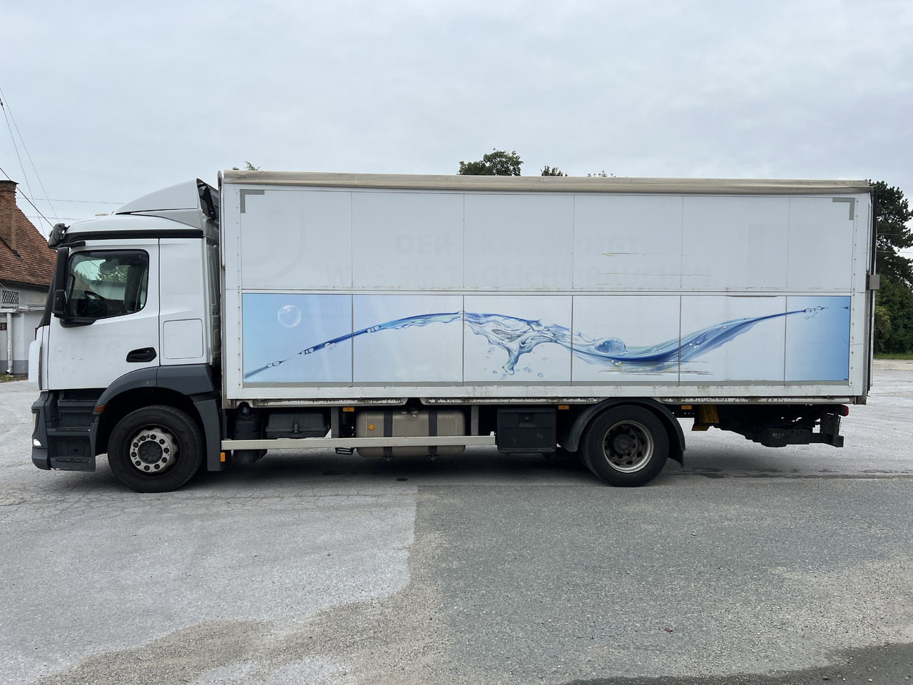 MERCEDES-BENZ ANTOS 18.30 L automatische Seitenladung | LBW | Klima | Tempomat - Camion pentru transportul băuturilor: Foto 3 MERCEDES-BENZ ANTOS 18.30 L automatische Seitenladung | LBW | Klima | Tempomat - Camion pentru transportul băuturilor: Foto 3