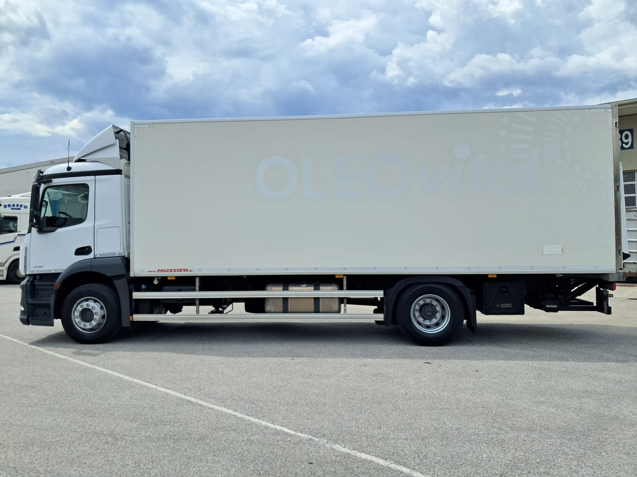 MERCEDES-BENZ Antos 2135 Kühlkoffer | Supra 850 | Standheizung - Camion frigider: Foto 4 MERCEDES-BENZ Antos 2135 Kühlkoffer | Supra 850 | Standheizung - Camion frigider: Foto 4