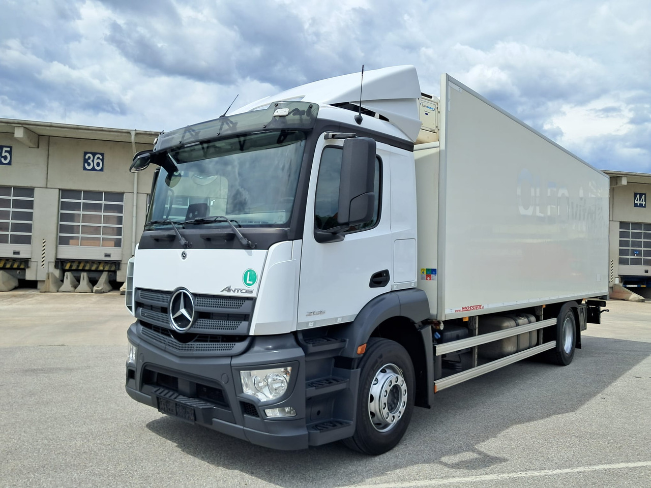 MERCEDES-BENZ Antos 2135 Kühlkoffer | Supra 850 | Standheizung - Camion frigider: Foto 1 MERCEDES-BENZ Antos 2135 Kühlkoffer | Supra 850 | Standheizung - Camion frigider: Foto 1