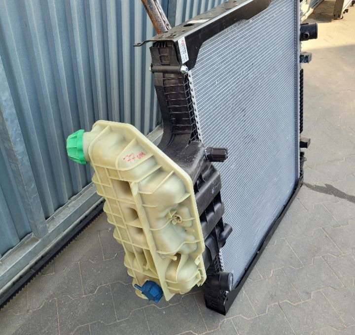 CHŁODNICA WODY MAN TGS TGA NOWA ORYGINAŁ 81.6100-6835 - Radiator pentru Camion: Foto 2 CHŁODNICA WODY MAN TGS TGA NOWA ORYGINAŁ 81.6100-6835 - Radiator pentru Camion: Foto 2