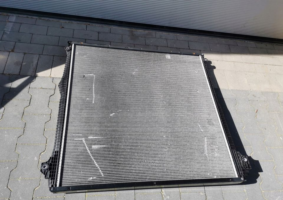 CHŁODNICA WODY SCANIA 2439723 SZCZELNA - Radiator pentru Camion: Foto 2 CHŁODNICA WODY SCANIA 2439723 SZCZELNA - Radiator pentru Camion: Foto 2