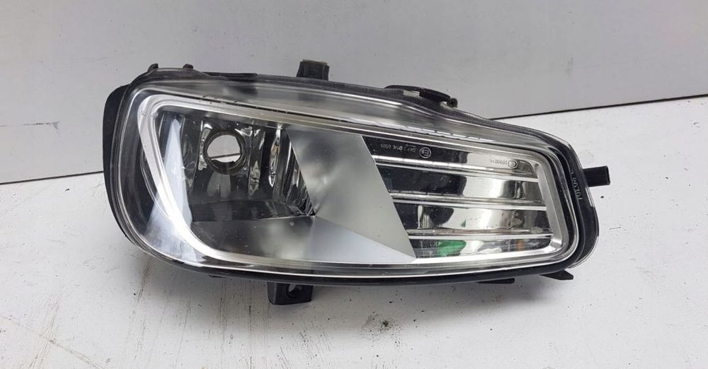 LAMPA HALOGEN MERCEDES ANTOS A9608201956 - Far pentru Camion: Foto 1 LAMPA HALOGEN MERCEDES ANTOS A9608201956 - Far pentru Camion: Foto 1