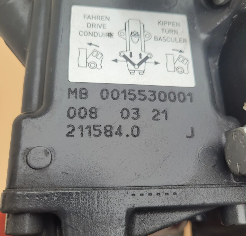 POMPKA PODNOSZENIA KABINY MERCEDES ATEGO NOWY ORYGINAŁ 0015530001 CHWALIM116 - Suspensie cabină pentru Camion: Foto 2 POMPKA PODNOSZENIA KABINY MERCEDES ATEGO NOWY ORYGINAŁ 0015530001 CHWALIM116 - Suspensie cabină pentru Camion: Foto 2