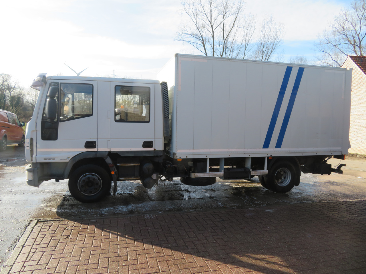 Iveco Eurocargo ML90E18 - Camion furgon: Foto 4 Iveco Eurocargo ML90E18 - Camion furgon: Foto 4