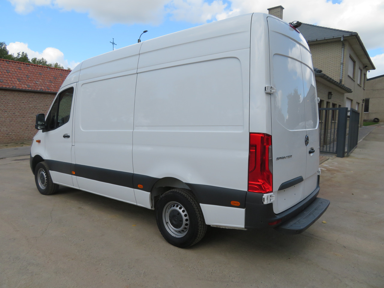 Mercedes-Benz Sprinter 317cdi - A2H2 - Dubă: Foto 5 Mercedes-Benz Sprinter 317cdi - A2H2 - Dubă: Foto 5