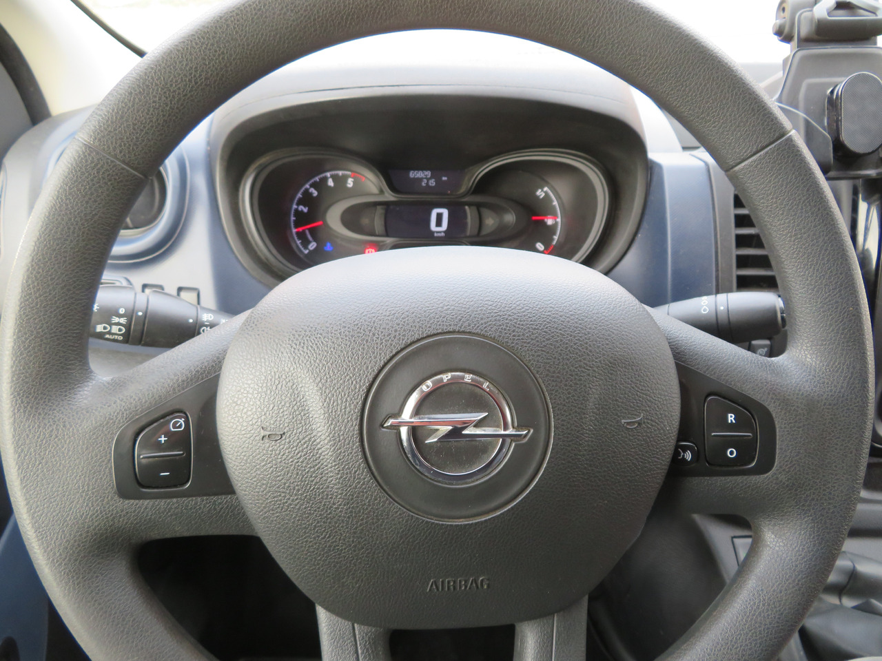 Autoutilitară compactă Opel Vivaro 1.6CDTI BI-Turbo - L1H1: Foto 15 Autoutilitară compactă Opel Vivaro 1.6CDTI BI-Turbo - L1H1: Foto 15