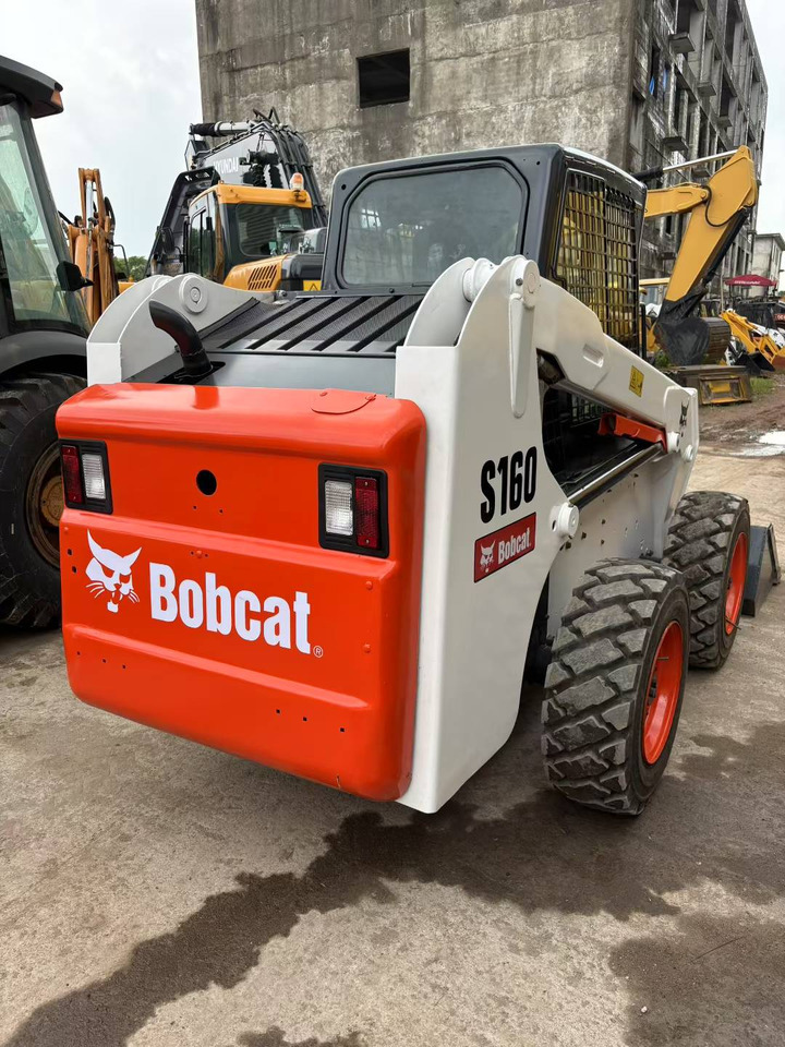 BOBCAT Skid Steer Loader S160 - Mini încărcător: Foto 2 BOBCAT Skid Steer Loader S160 - Mini încărcător: Foto 2