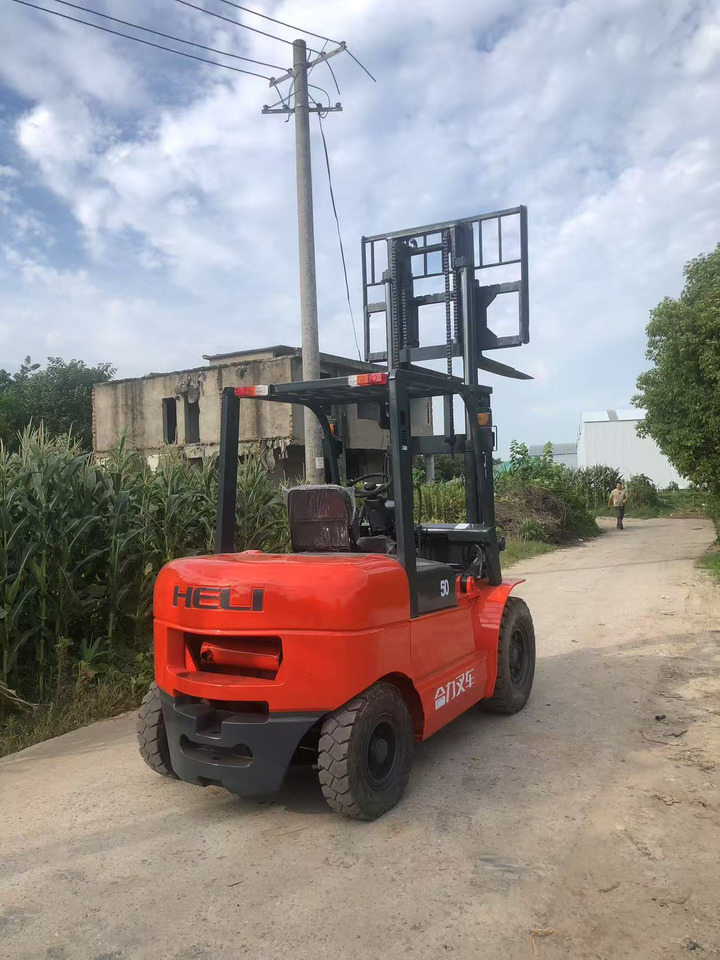 HELI 5Ton Forklift - Stivuitor diesel: Foto 2 HELI 5Ton Forklift - Stivuitor diesel: Foto 2