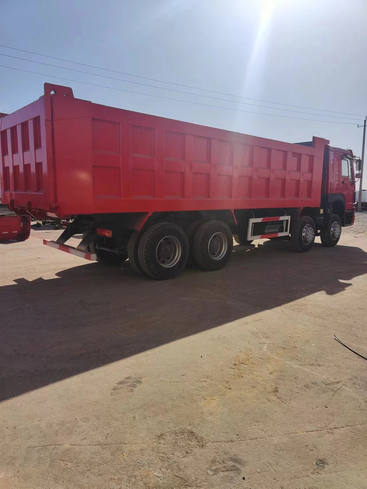 SINOTRUK HOWO 8x4 Dump Truck - Camion basculantă: Foto 5 SINOTRUK HOWO 8x4 Dump Truck - Camion basculantă: Foto 5
