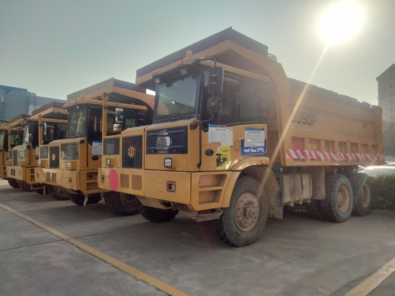 Shangong Wide-body Dump Truck 3090F - Camion basculantă: Foto 4 Shangong Wide-body Dump Truck 3090F - Camion basculantă: Foto 4