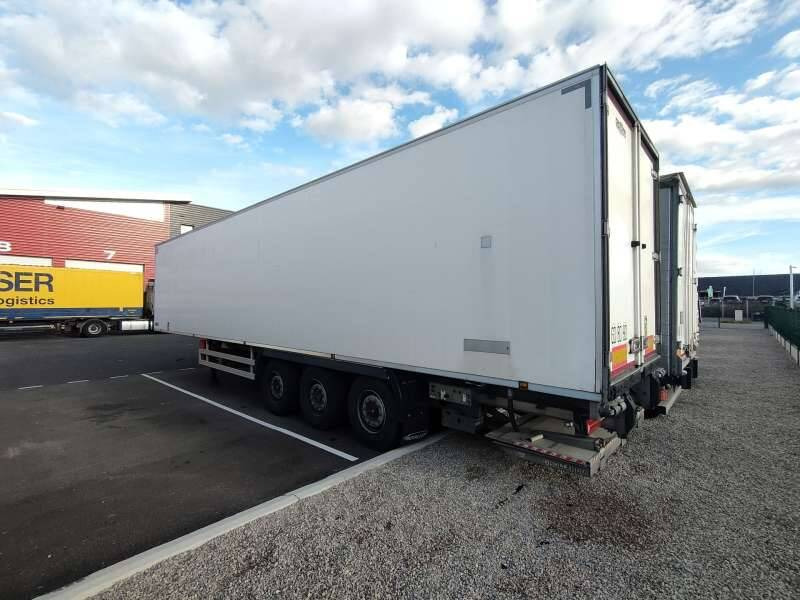 Semi-remorque 3 Essieux 38 TONNES HAYON CAISSE CHEREAU GROUPE CARRIER VECTOR HE 19 MT - Semiremorcă frigider: Foto 3 Semi-remorque 3 Essieux 38 TONNES HAYON CAISSE CHEREAU GROUPE CARRIER VECTOR HE 19 MT - Semiremorcă frigider: Foto 3