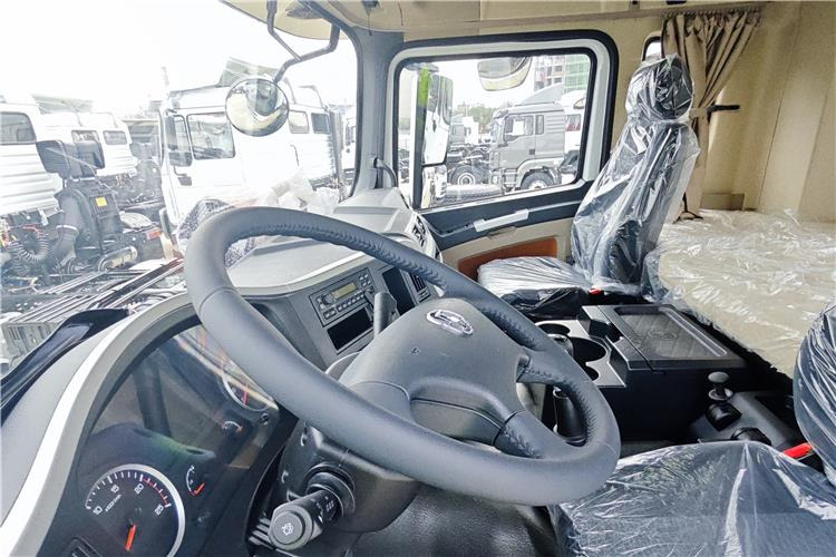 Shacman Shacman X3000 Truck Head 6x4 for Sale In Zambia - Cap tractor: Foto 5 Shacman Shacman X3000 Truck Head 6x4 for Sale In Zambia - Cap tractor: Foto 5