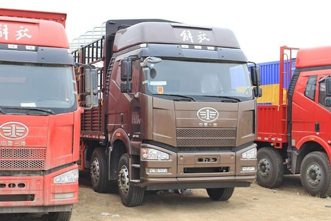 FAW FAW J6P Livestock Truck for Sale in Uganda - Camion transport animale: Foto 2 FAW FAW J6P Livestock Truck for Sale in Uganda - Camion transport animale: Foto 2