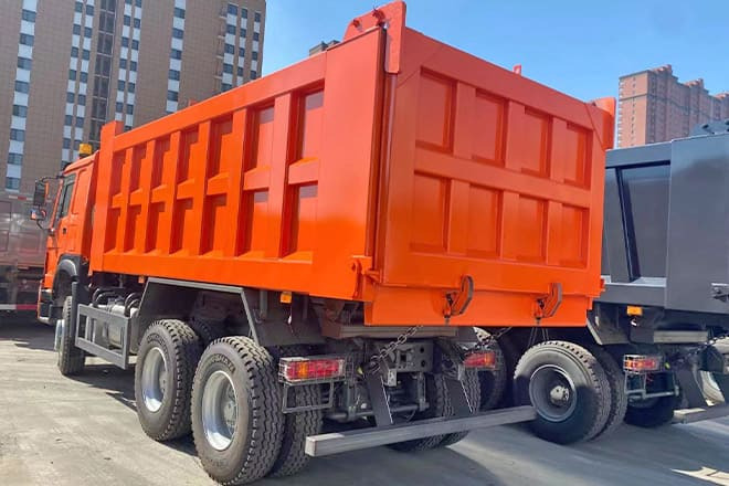 SINOTRUK Sinotruk Howo 336 6X4 Tipper for Sale in Ghana - Camion basculantă: Foto 2 SINOTRUK Sinotruk Howo 336 6X4 Tipper for Sale in Ghana - Camion basculantă: Foto 2