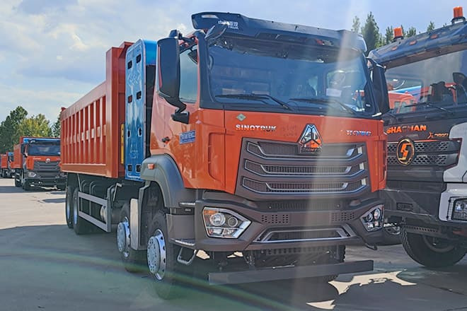 SINOTRUK Sinotruk Howo 8x4 Tipper Trucks for Sale in Ghana - Camion basculantă: Foto 3 SINOTRUK Sinotruk Howo 8x4 Tipper Trucks for Sale in Ghana - Camion basculantă: Foto 3