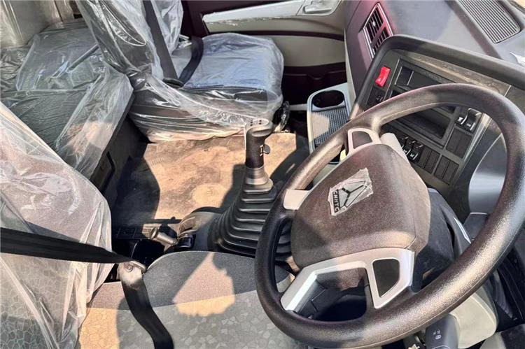 SINOTRUK Used Hohan Dump Truck with RHD for Sale In Tanzania - Camion basculantă: Foto 3 SINOTRUK Used Hohan Dump Truck with RHD for Sale In Tanzania - Camion basculantă: Foto 3