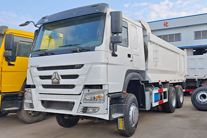 SINOTRUK Used Sinotruk Howo 371 10 Wheeler Dump Truck for Sale in Kenya - Camion basculantă: Foto 1 SINOTRUK Used Sinotruk Howo 371 10 Wheeler Dump Truck for Sale in Kenya - Camion basculantă: Foto 1
