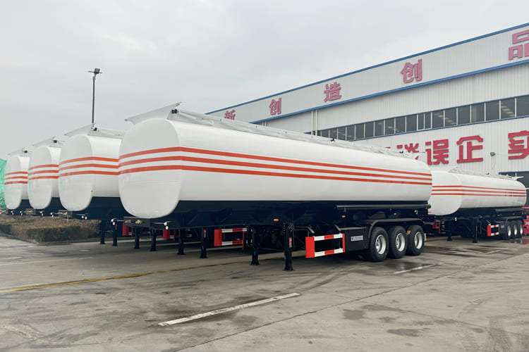 TITAN 3 Axle 40000 Liters Fuel Road Tank Trailer for Sale - Semiremorcă cisternă: Foto 1 TITAN 3 Axle 40000 Liters Fuel Road Tank Trailer for Sale - Semiremorcă cisternă: Foto 1