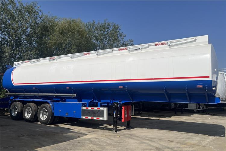 TITAN 45000 Liters Oil Tanker Trailer for Sale In Ghana - Semiremorcă cisternă: Foto 1 TITAN 45000 Liters Oil Tanker Trailer for Sale In Ghana - Semiremorcă cisternă: Foto 1