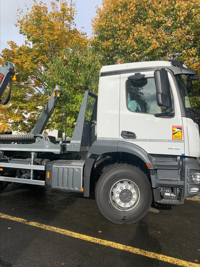 Mercedes Actros 1835 - Camion container de gunoi: Foto 1 Mercedes Actros 1835 - Camion container de gunoi: Foto 1