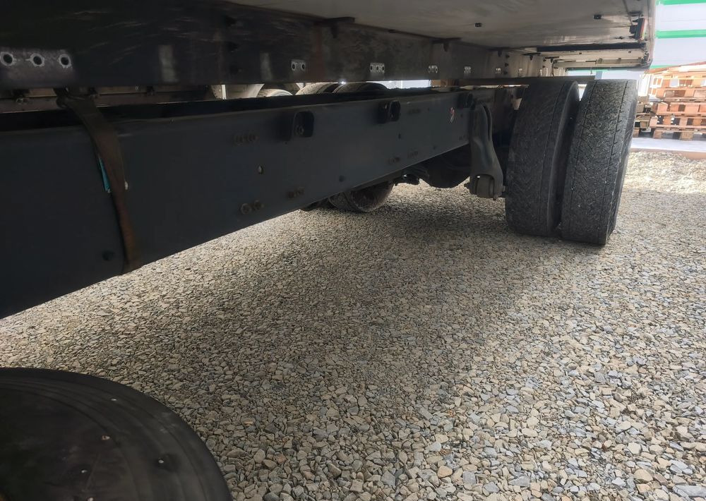 Renault Gama D 18.280 rama do zabudowy poduszka - Camion şasiu: Foto 5 Renault Gama D 18.280 rama do zabudowy poduszka - Camion şasiu: Foto 5