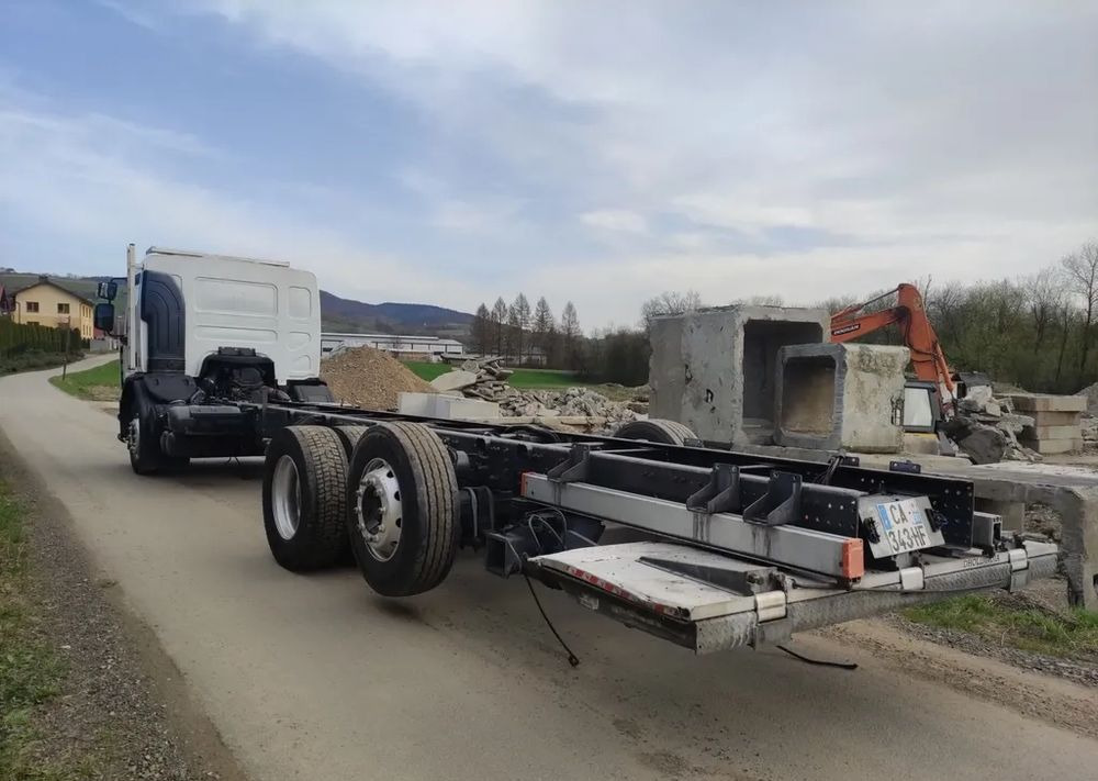 Renault Premium 26.380 Dxi 6x2 rama do zabudowy - Camion şasiu: Foto 4 Renault Premium 26.380 Dxi 6x2 rama do zabudowy - Camion şasiu: Foto 4