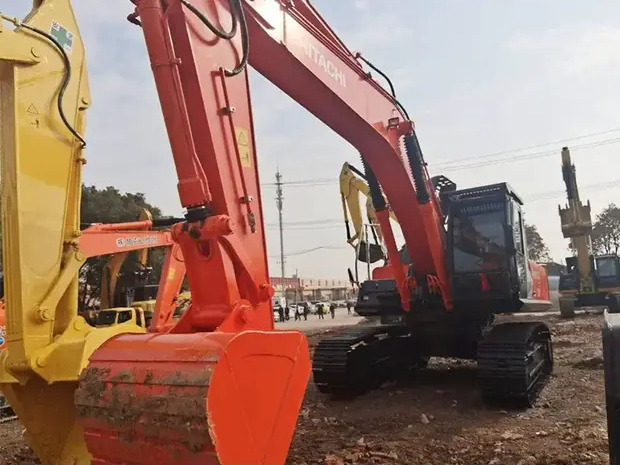 2022 Hitachi ZX350 - Excavator pe şenile: Foto 2 2022 Hitachi ZX350 - Excavator pe şenile: Foto 2