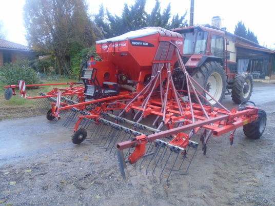 Kuhn MEGANT 600 - Semănătoare: Foto 3 Kuhn MEGANT 600 - Semănătoare: Foto 3