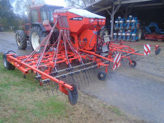 Kuhn MEGANT 600 - Semănătoare: Foto 1 Kuhn MEGANT 600 - Semănătoare: Foto 1