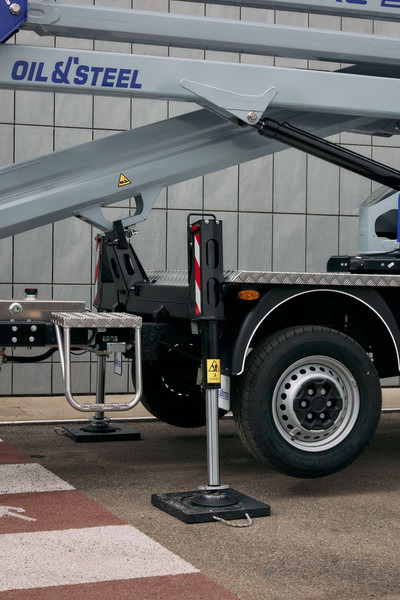 Camion cu nacela nou Oil & Steel Snake 26 Sobre IVECO 35S14 Distancia entre ejes 4100 mm: Foto 7