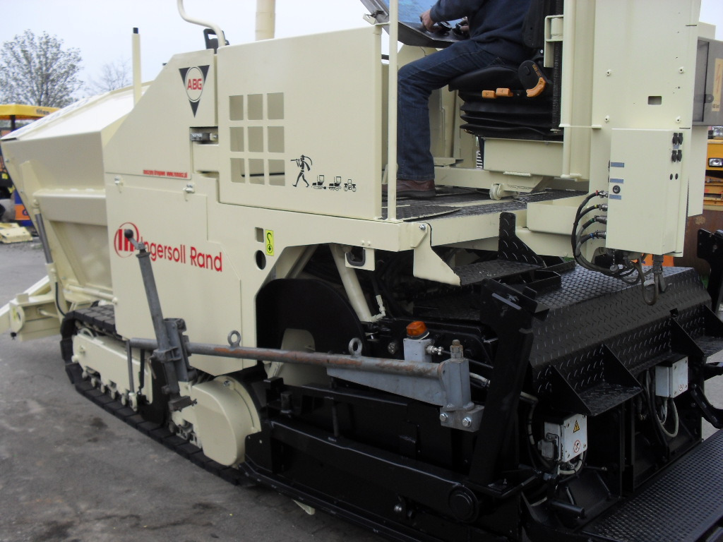 ABG TITAN 2820 - Finisor de asfalt: Foto 1 ABG TITAN 2820 - Finisor de asfalt: Foto 1