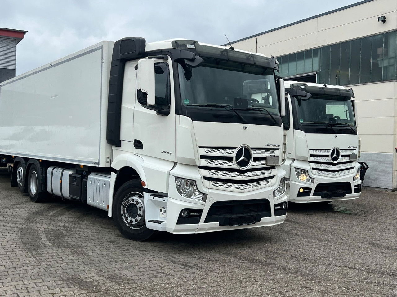 Mercedes-Benz Actros 2543 LBW Voll-Luft-Gefed-Lang Kof - Camion furgon: Foto 5 Mercedes-Benz Actros 2543 LBW Voll-Luft-Gefed-Lang Kof - Camion furgon: Foto 5