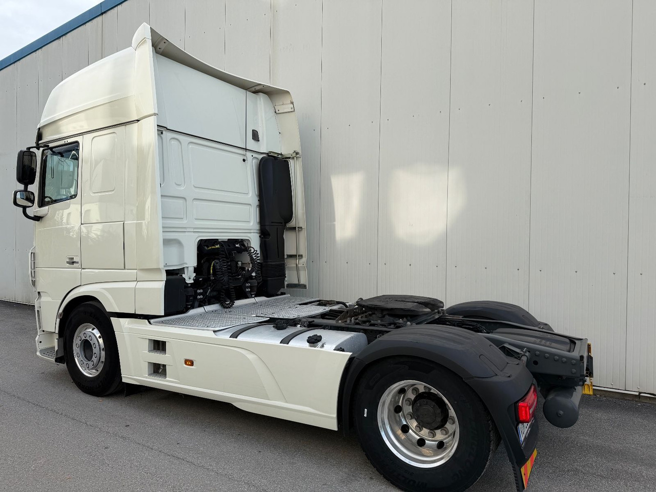 DAF XF 530 Vollausstattung Vollluft 2l-Hydraulik - Cap tractor: Foto 4 DAF XF 530 Vollausstattung Vollluft 2l-Hydraulik - Cap tractor: Foto 4