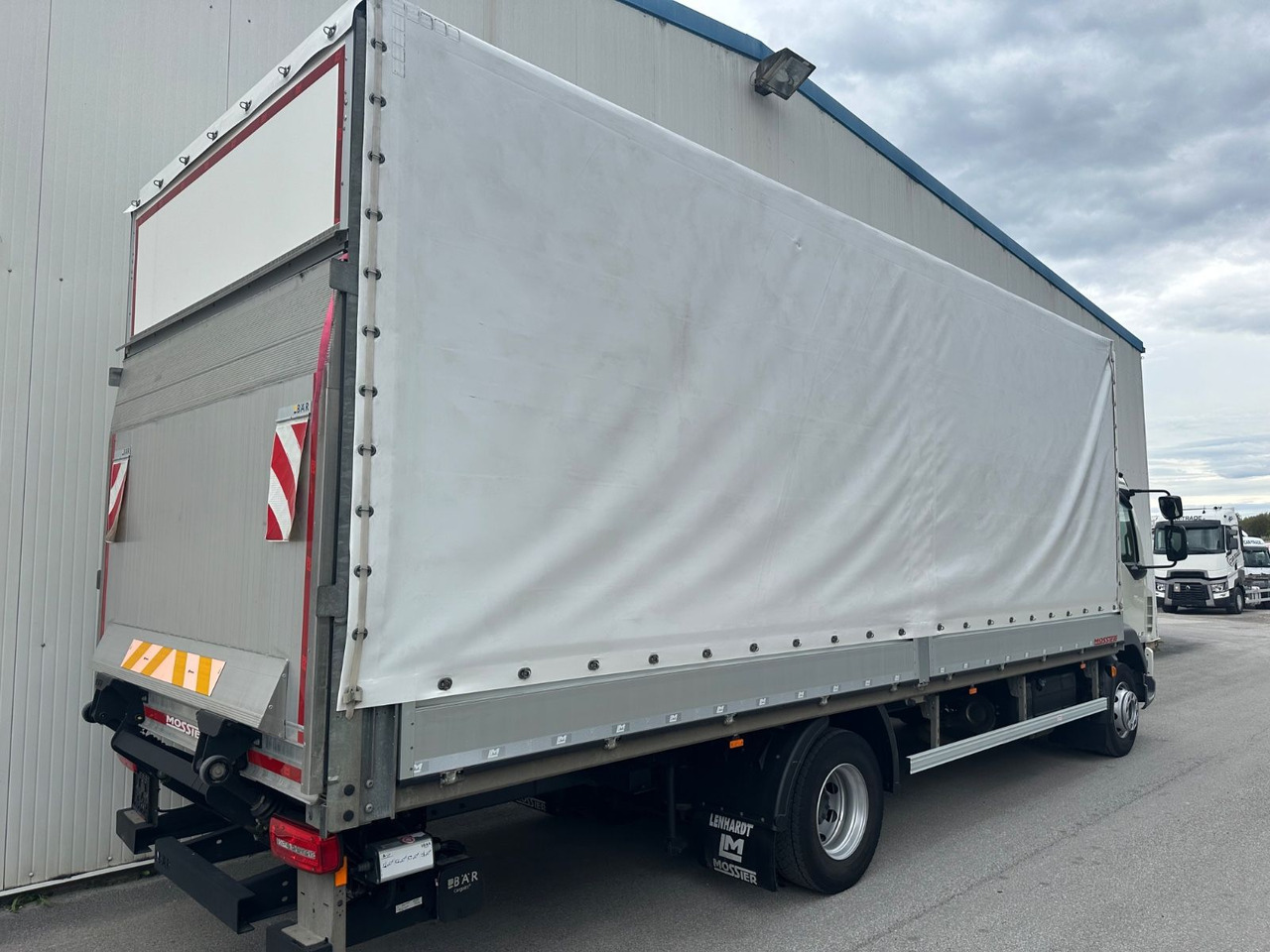 DAF LF 260 8Gang Bär-LBW - Camion cu prelată: Foto 4 DAF LF 260 8Gang Bär-LBW - Camion cu prelată: Foto 4