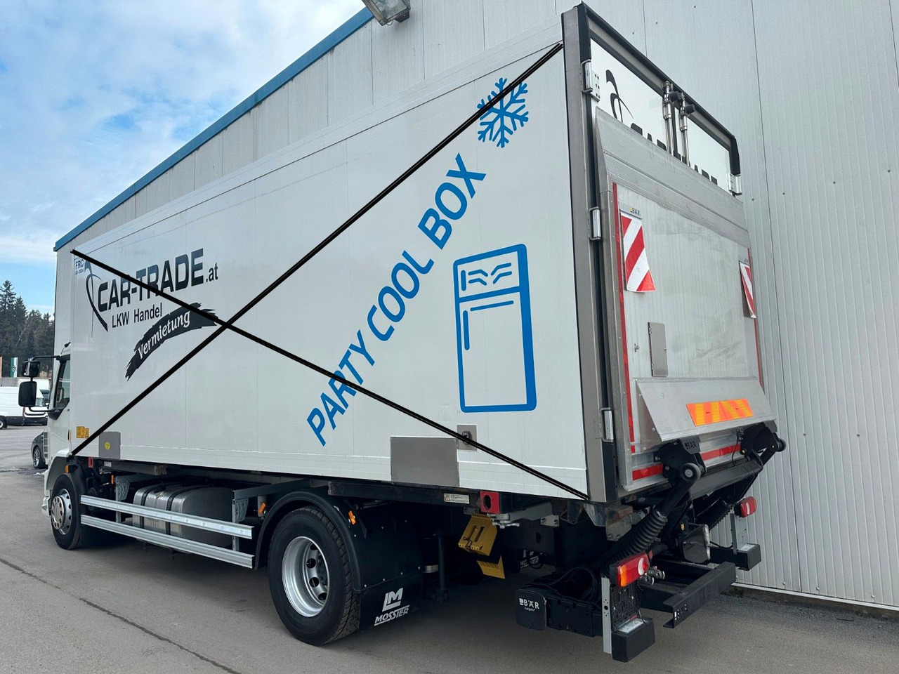 DAF LF 310 8G LBW Bär2T 3J-Garatnie DAF LF 310 8G LBW Bär2T 3J-Garatnie - Camion transport containere/ Swap body: Foto 4 DAF LF 310 8G LBW Bär2T 3J-Garatnie DAF LF 310 8G LBW Bär2T 3J-Garatnie - Camion transport containere/ Swap body: Foto 4