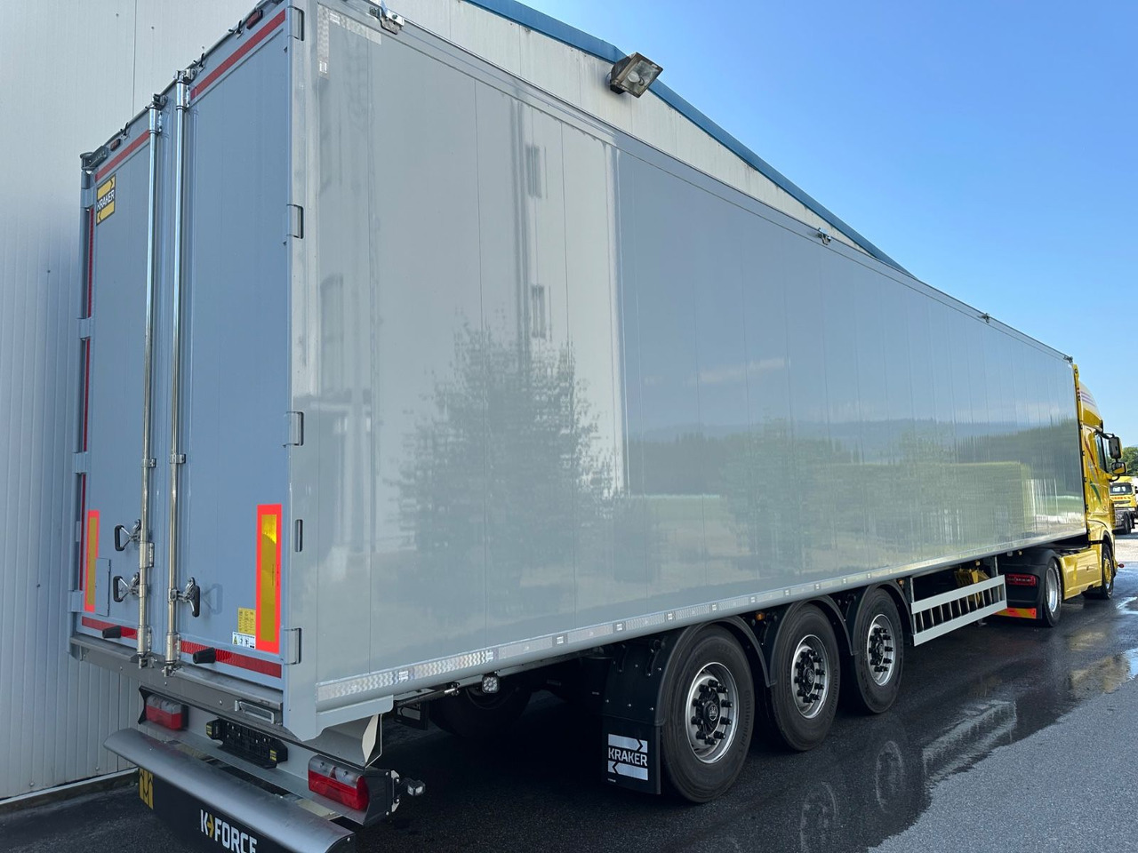 Kraker CF-200ZL Lift 92m³ - Semiremorcă cu podea culisantă: Foto 3 Kraker CF-200ZL Lift 92m³ - Semiremorcă cu podea culisantă: Foto 3