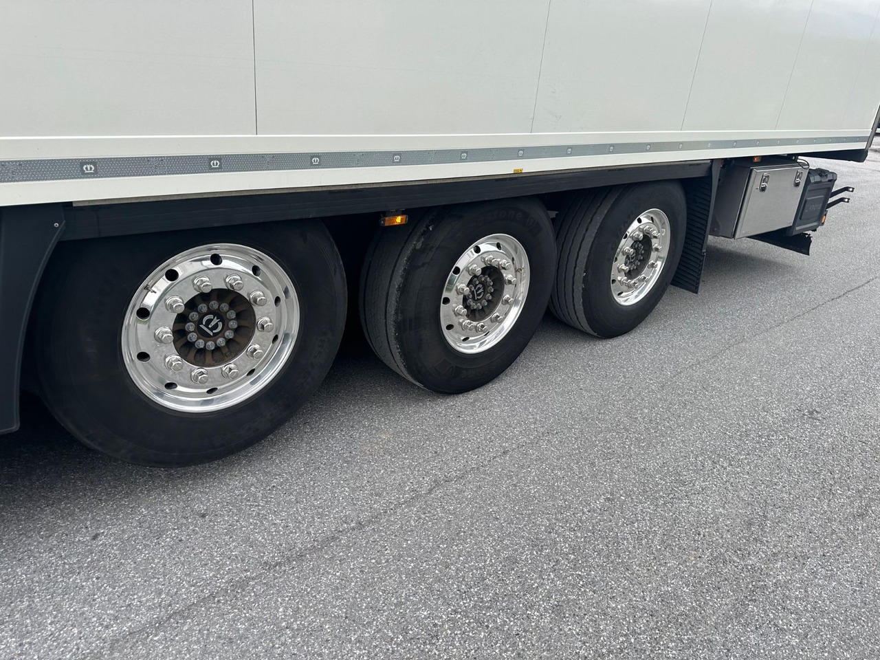 Krone SDR 27 Vector 1550 Doppelstock/Blumenbreit - Semiremorcă furgon: Foto 5 Krone SDR 27 Vector 1550 Doppelstock/Blumenbreit - Semiremorcă furgon: Foto 5