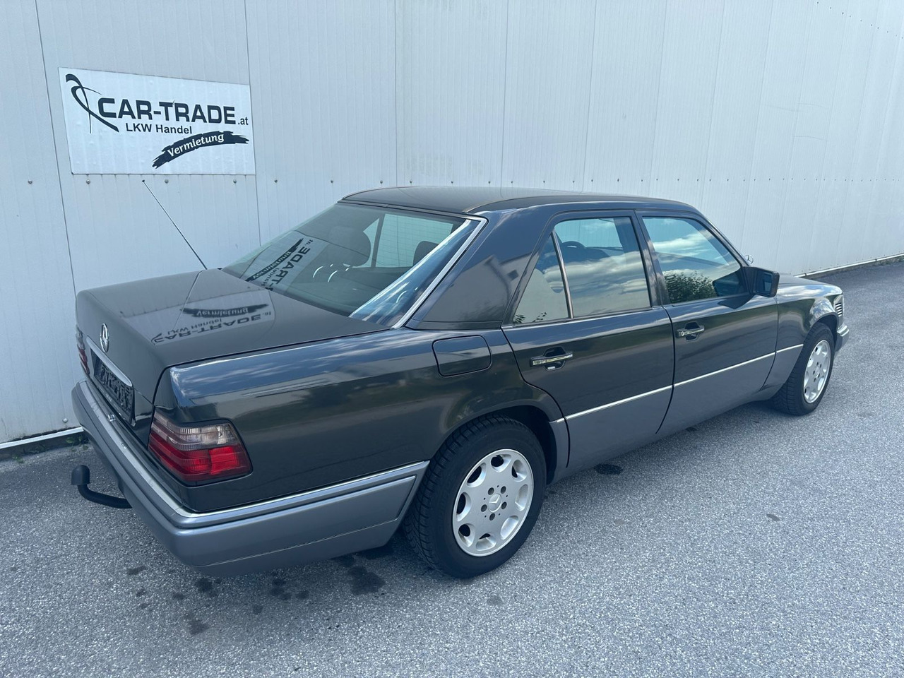 Mercedes-Benz E 250 DIESEL - Berlină/ Sedan: Foto 4 Mercedes-Benz E 250 DIESEL - Berlină/ Sedan: Foto 4