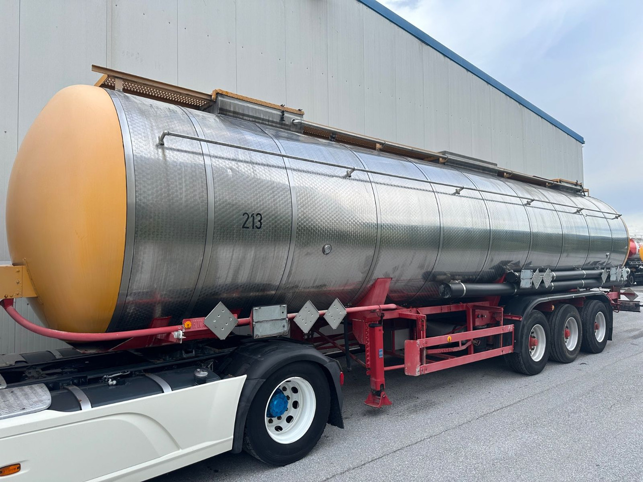 Schwarzmüller Chemi L4BH 42050L Lift BPW - Semiremorcă cisternă: Foto 1 Schwarzmüller Chemi L4BH 42050L Lift BPW - Semiremorcă cisternă: Foto 1