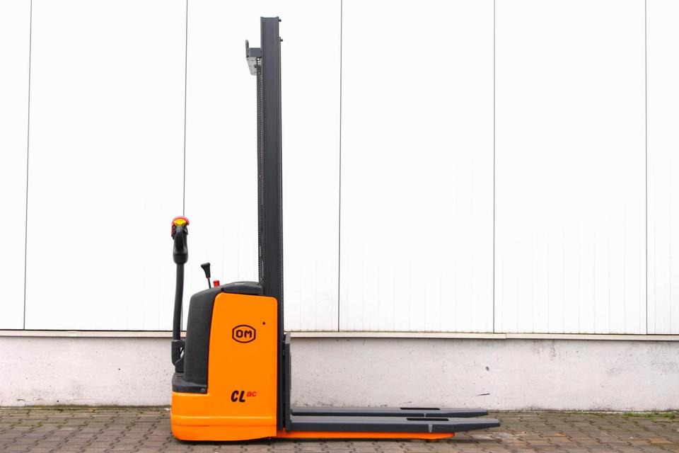 OM CL10,5ac - Batterie NEU - Transpalet la mare înălţime: Foto 2 OM CL10,5ac - Batterie NEU - Transpalet la mare înălţime: Foto 2