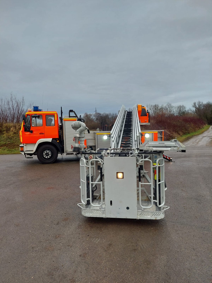 MAN L2000 14.284 4x2 / Iveco Magirus DLK 23-12 CS - Autospeciala de stins incendii: Foto 4 MAN L2000 14.284 4x2 / Iveco Magirus DLK 23-12 CS - Autospeciala de stins incendii: Foto 4