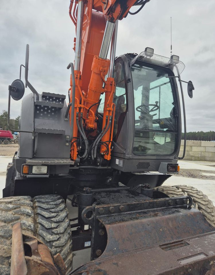 Hitachi ZX190W-3 - Excavator pe roţi: Foto 5 Hitachi ZX190W-3 - Excavator pe roţi: Foto 5