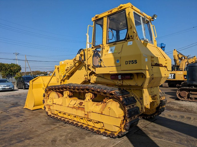 KOMATSU D75S-5 - Încărcător pe şenile: Foto 4 KOMATSU D75S-5 - Încărcător pe şenile: Foto 4